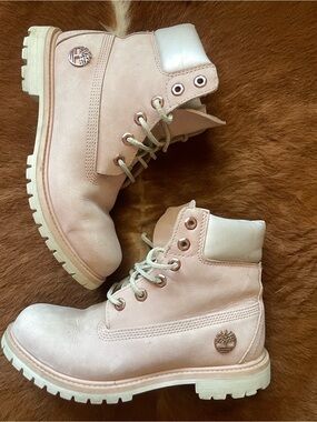 Timberland Women's Blush Pink Leather Lace-Up Ankle Boots
